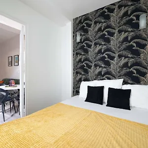 2 Bed Modern Fully Furnish Flat,close To Buttes Chaumon Park Appartement